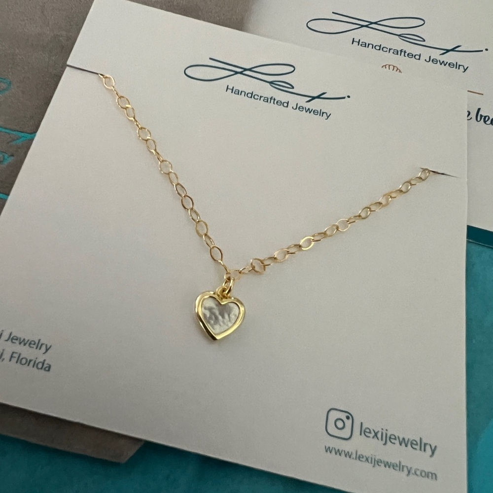 Heart Bracelet - mother of Pearl and gold plated paper clip chain